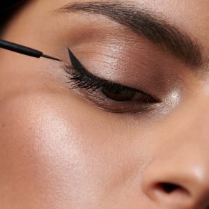 Dr Hauschka Perfilador de Ojos Líquido
